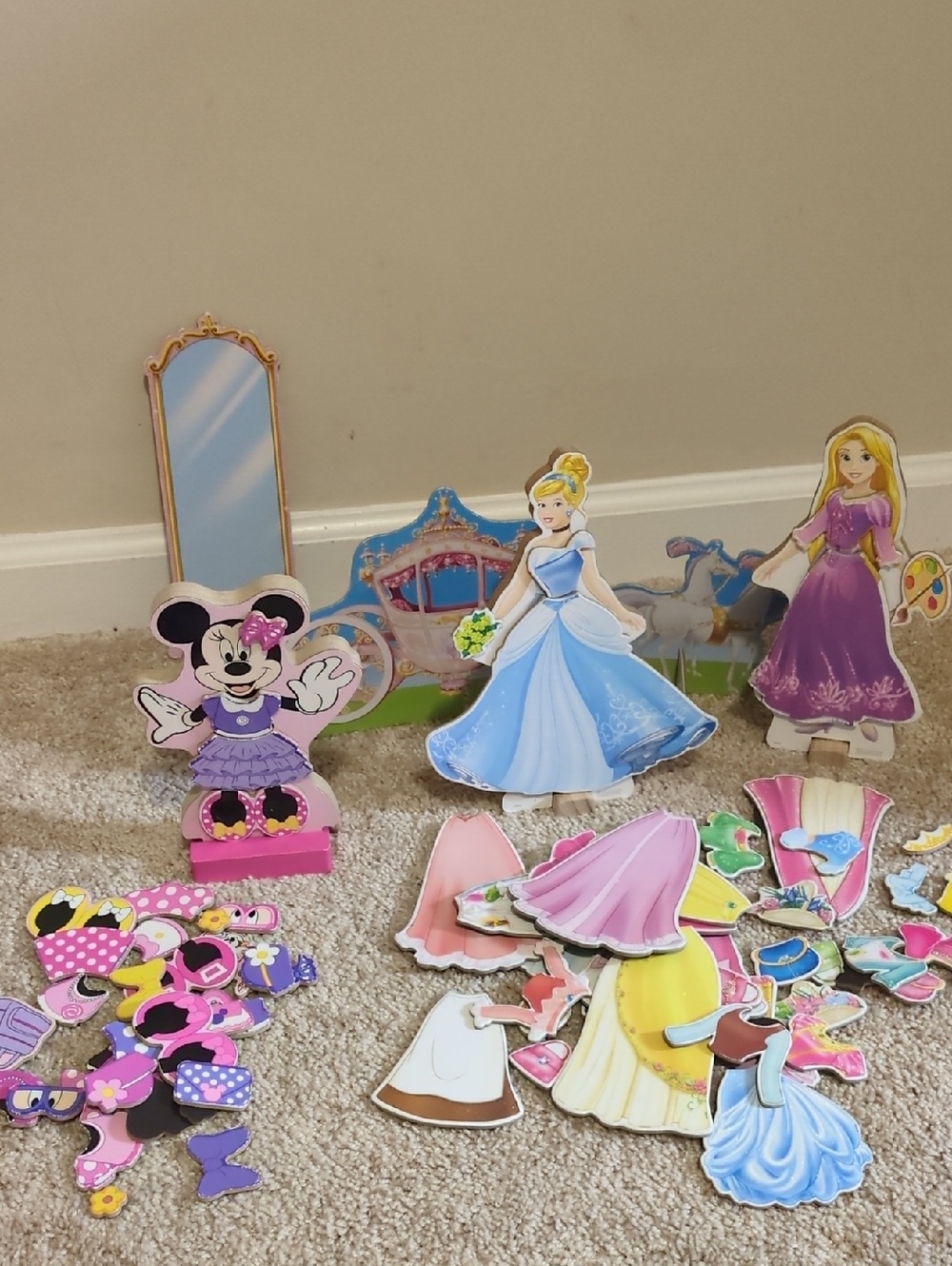 Disney Princess & Minnie Mouse Magnet Dress Up Dolls